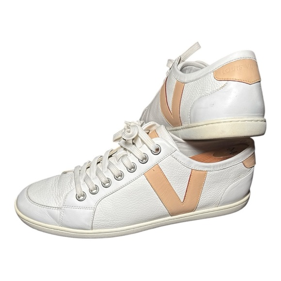 Men’s Louis Vuitton White Low Top Classic V Sneaker Sz 7.5/ US 8.5 - Picture 4 of 15